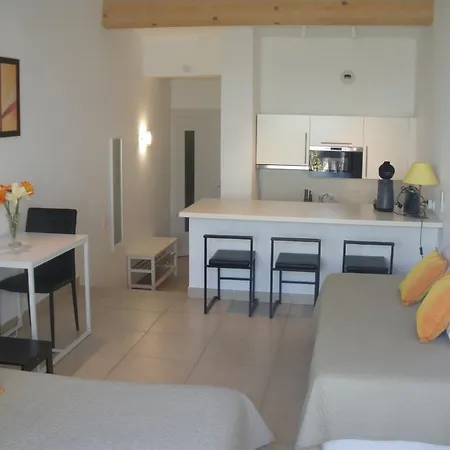 Gameau Aparthotel 3*